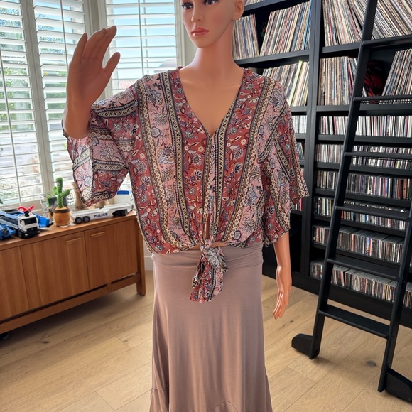 Polly & Esther Mauve Pink Paisley Tie-Front Flutter Blouse - Picture 5 of 5